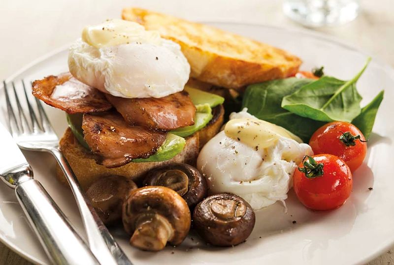 A big breakfast can be very satisfying lowering the need to snack between meals