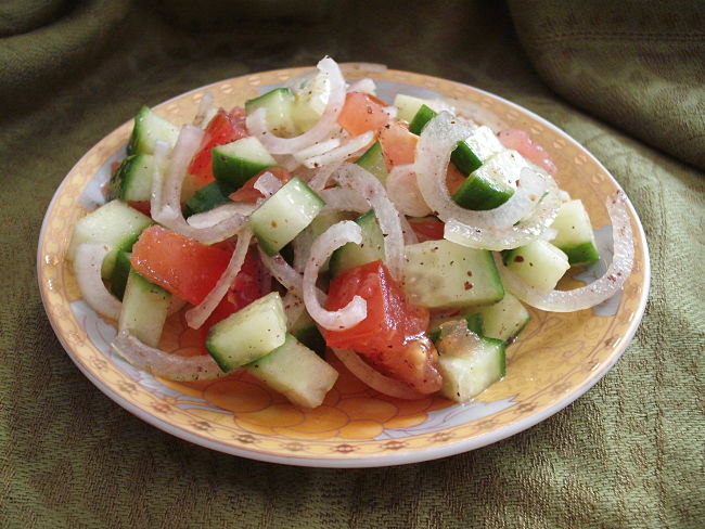 Lebanese salads are generally healthy and have low calories provided you minimize the amount of dressing added