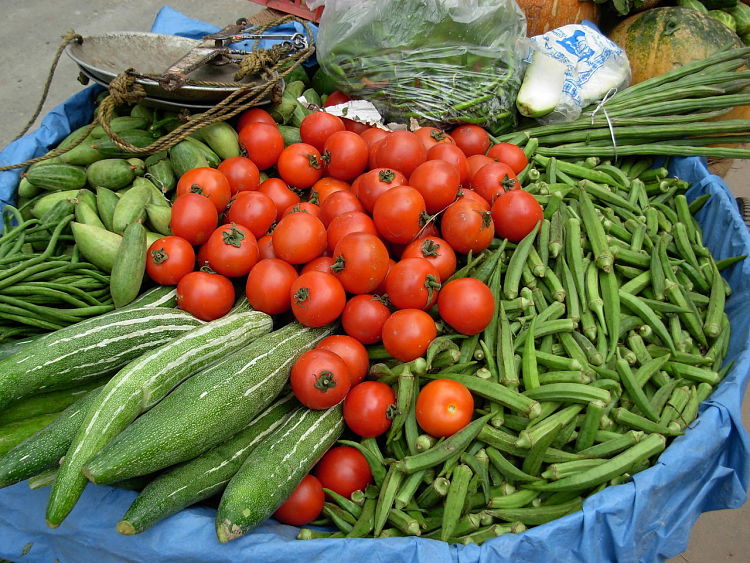 Use fresh vegetables in preparing salads as comfort foods